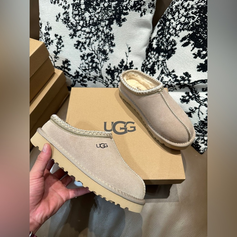 UGG Tan Winter Boots NEW